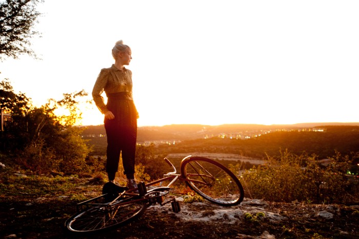 mike andrick portrait femme et velo jenny