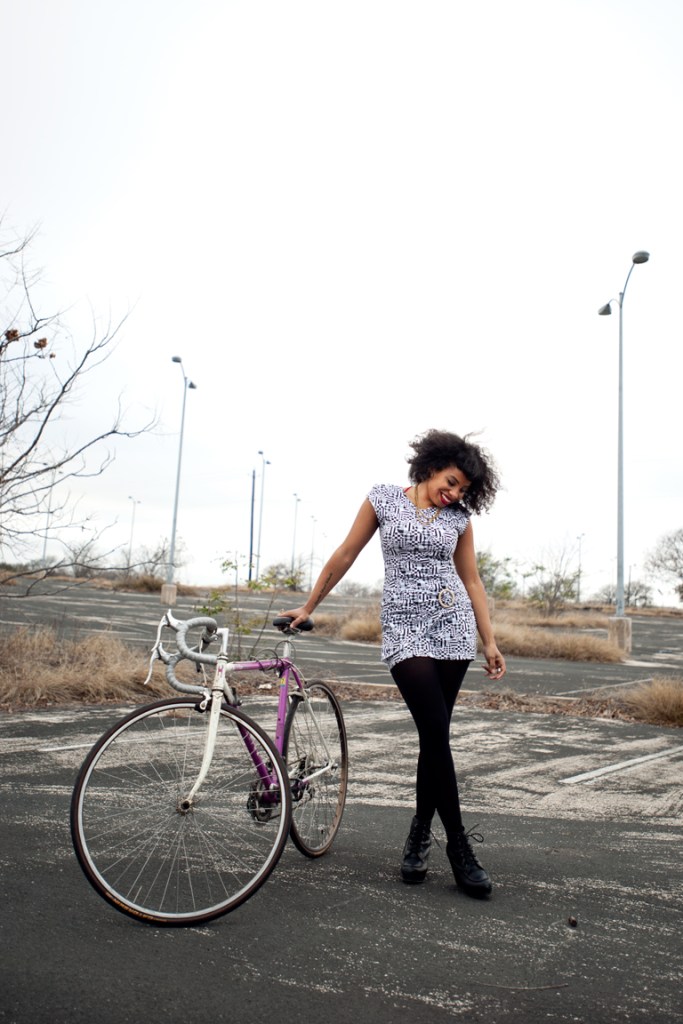 mike andrick portrait femme et velo khaliah