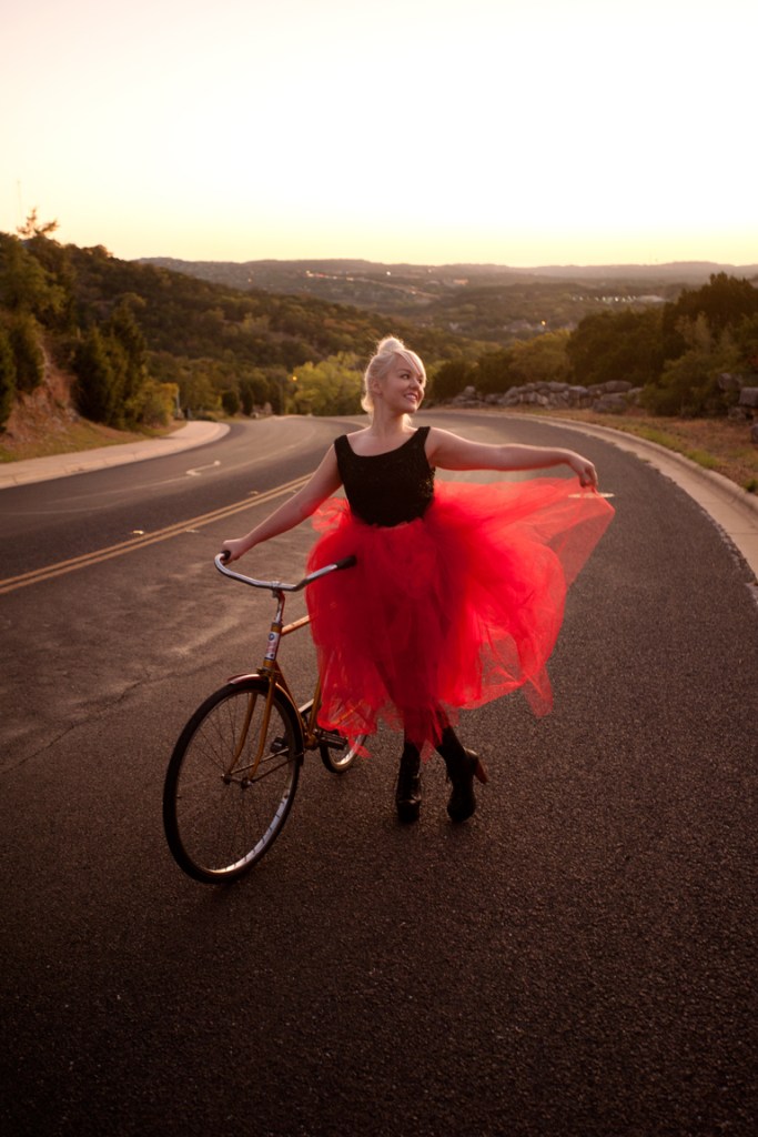 femme et vélo jenny